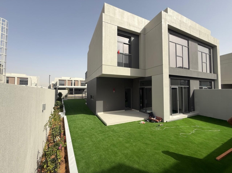 3-bedroom-villa-in-dubai-south-spacious