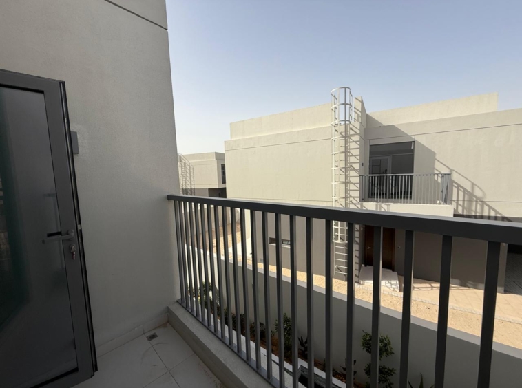 3-bedroom-villa-in-dubai-south-spacious