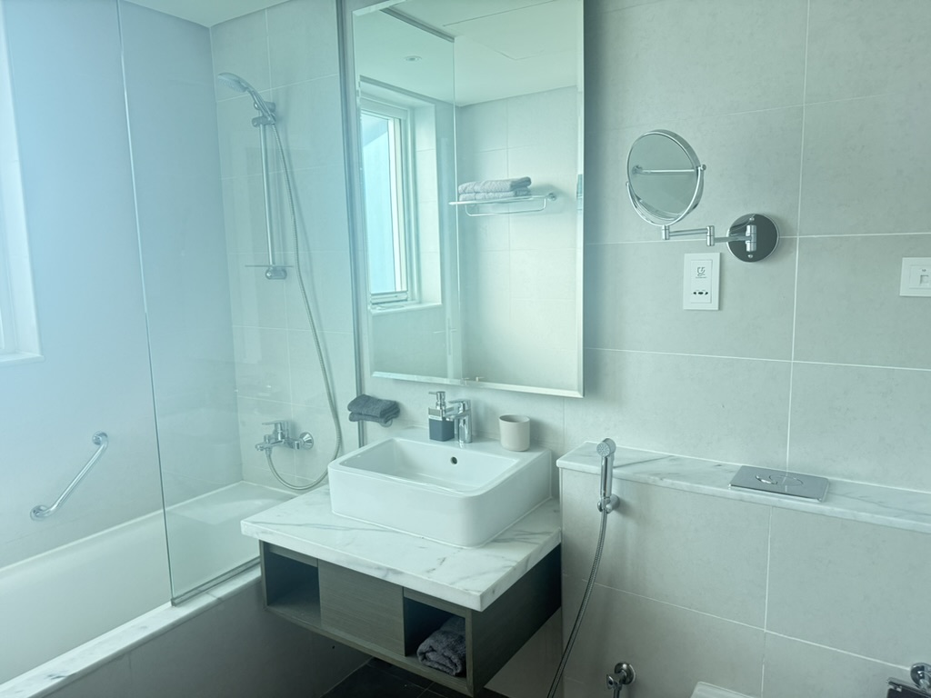 Furnished-2-bedroom-apartment-for-sale-in-business-bay-dubai