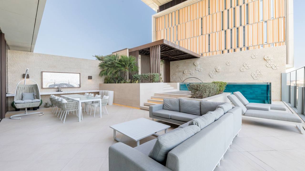 luzury-3-bedroom-apartment-for-sale-palm-jumeirah-dubai-atlantis-royal