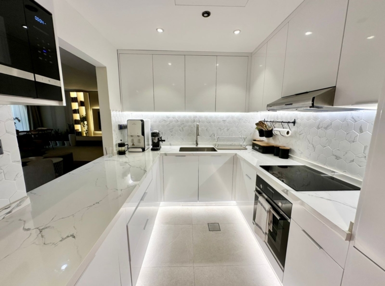 furnished-3-bedroom-apartment-for-sale-in-dubai-jumeirah-beach-residence