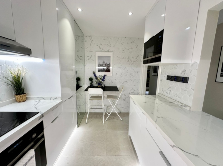 furnished-3-bedroom-apartment-for-sale-in-dubai-jumeirah-beach-residence